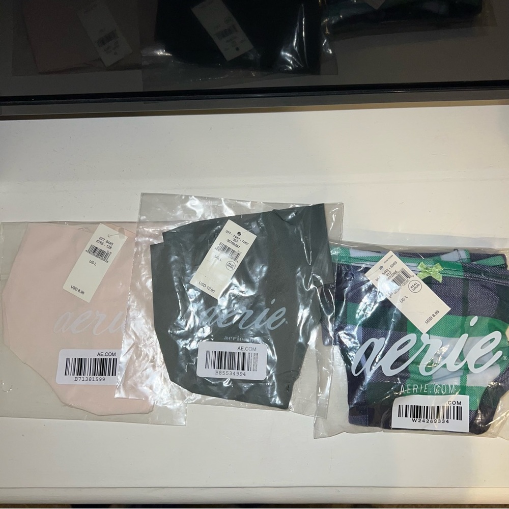 3 Aerie Thongs